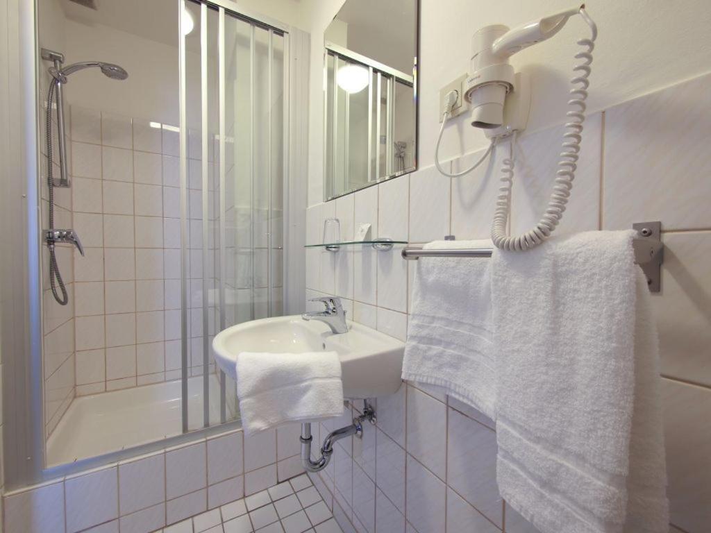 Berghotel Johanneshoehe Siegen Room photo